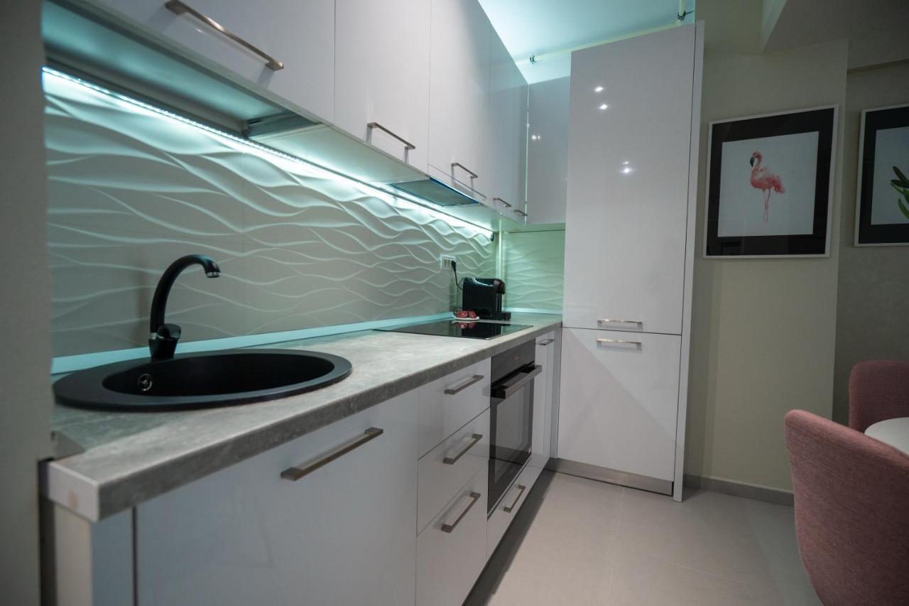 Moonlight Mamaia Apartments Экстерьер фото