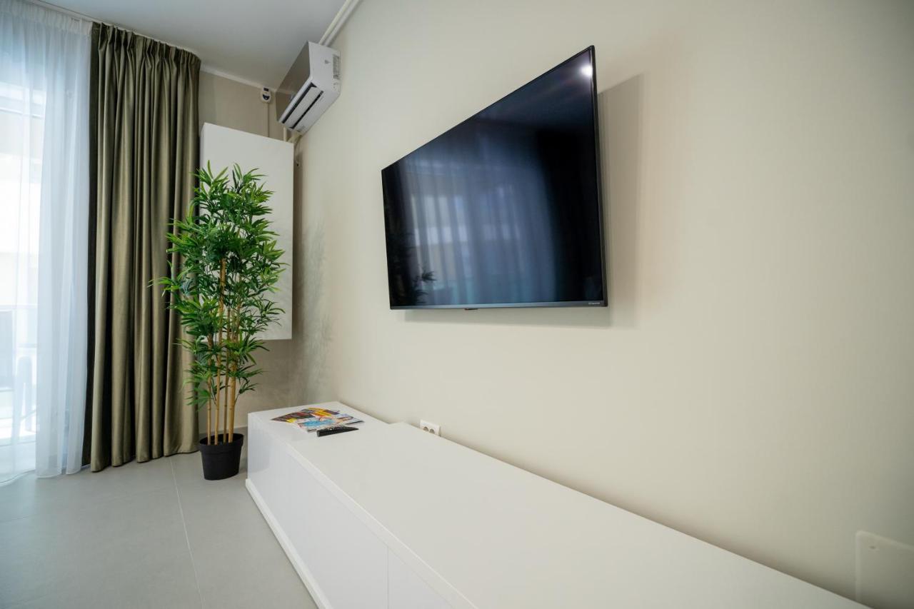 Moonlight Mamaia Apartments Экстерьер фото