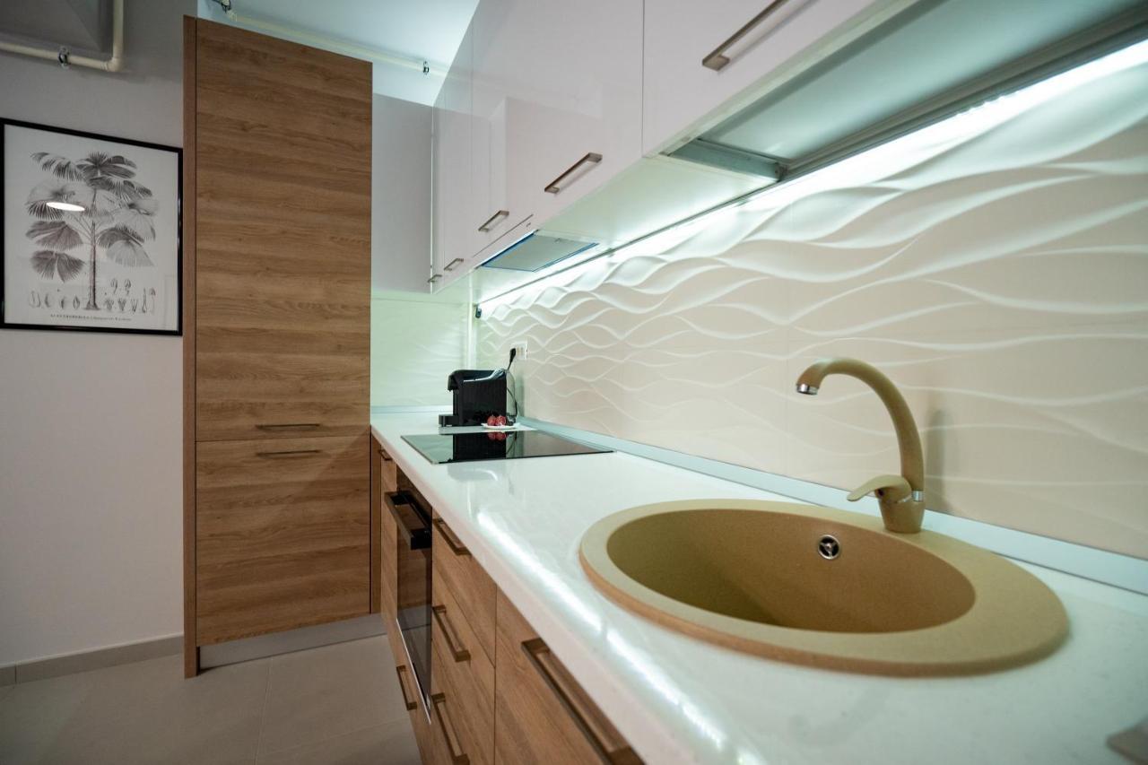 Moonlight Mamaia Apartments Экстерьер фото